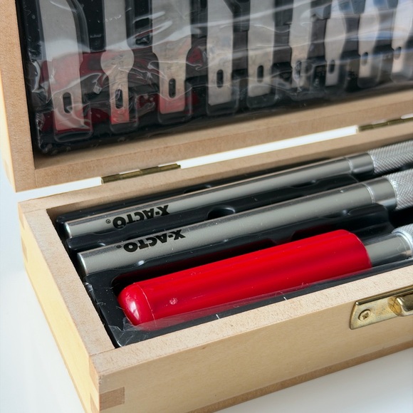 X-Acto Knife Set - 3 Knives 10 Unopened Blades with Wooden Box - Picture 3 of 9